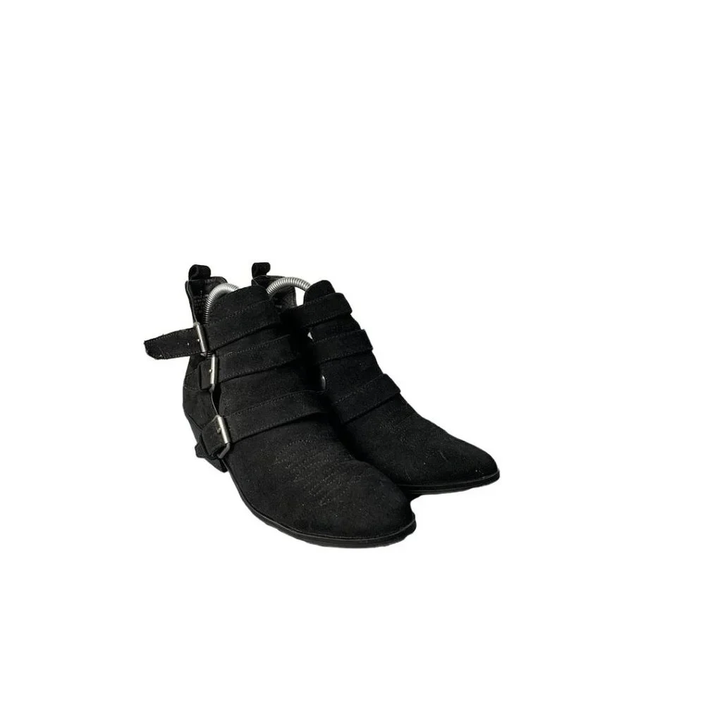 Universal Thread black Suede booties
